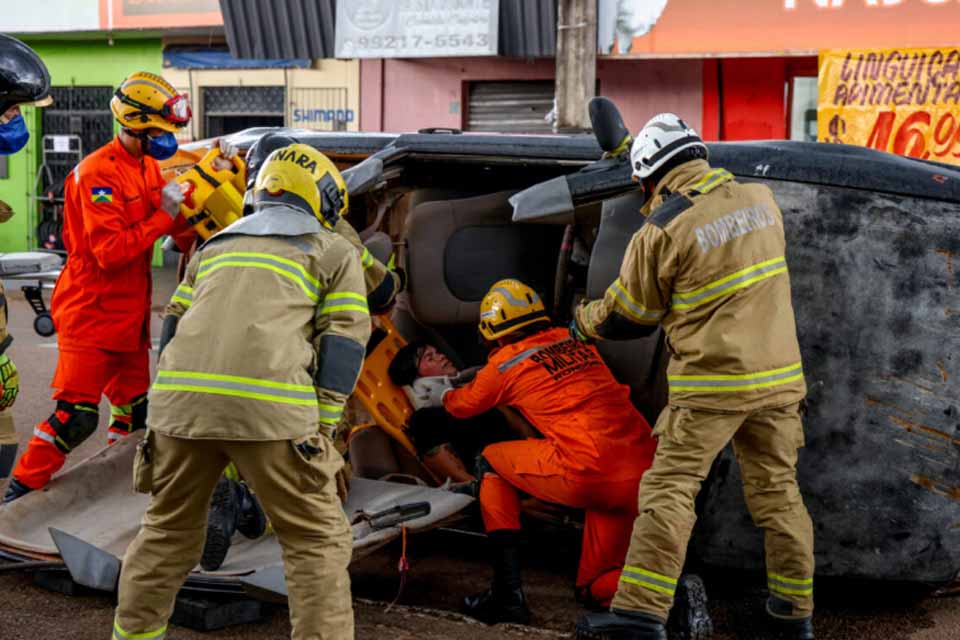 Simulação de acidente é promovida pelo governo de RO e alerta sobre os riscos no trânsito