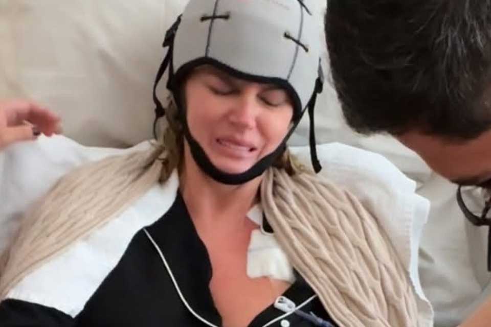 “Dói demais”, desabafa Val Marchiori ao iniciar quimioterapia contra câncer de mama