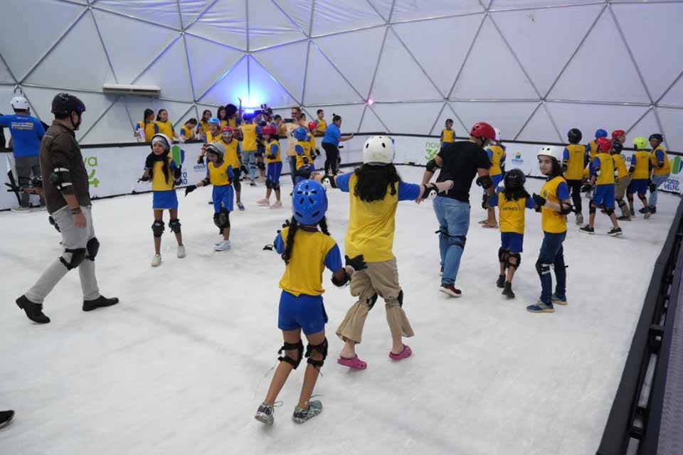 Pista de patinação no gelo abre novas 3 mil vagas no Parque da Cidade; medida atende à grande procura da população 