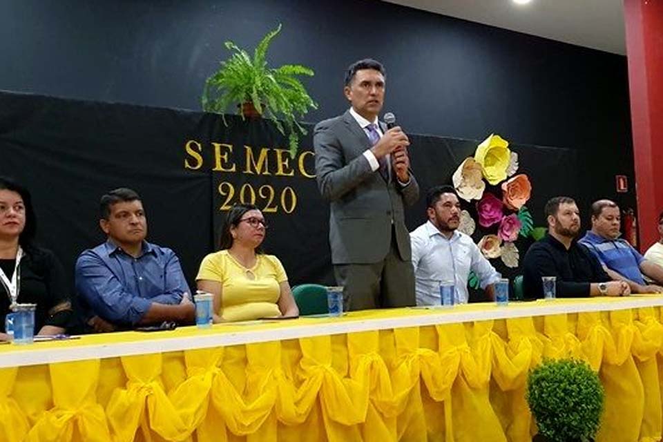 Prefeitura promove encontro de boas vindas aos servidores municipais da educação