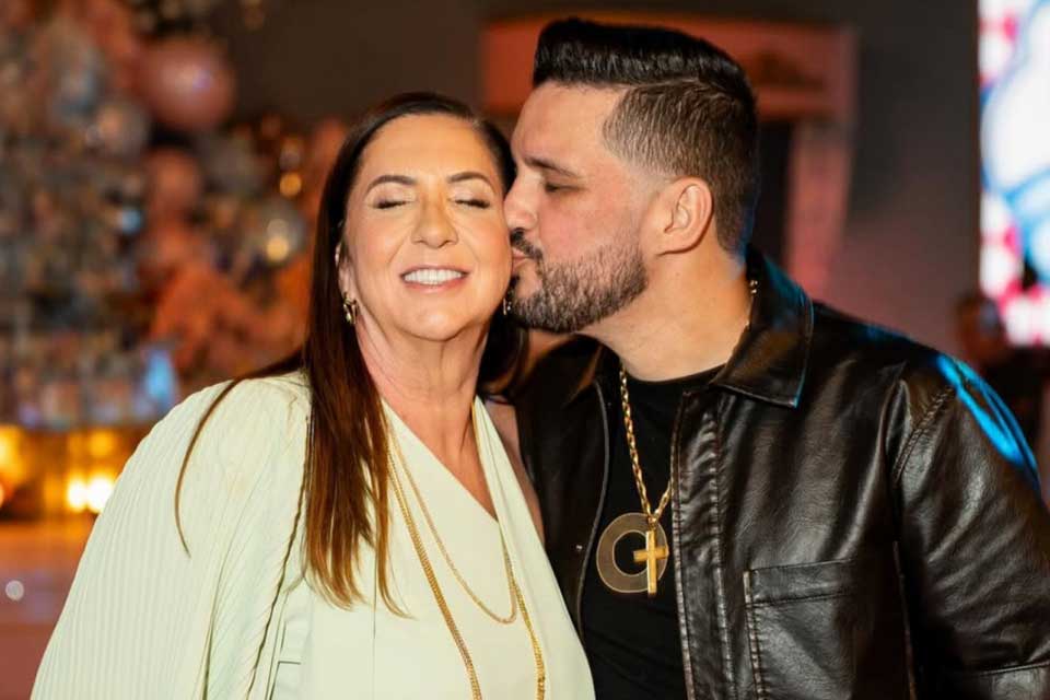 “Seguiremos caminhos diferentes”, diz mãe de Virginia ao anunciar fim de namoro