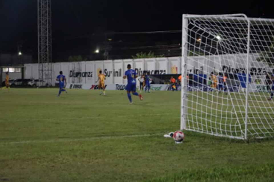 Time rondoniense recebe uniformes esportivos entregues por meio de projeto 