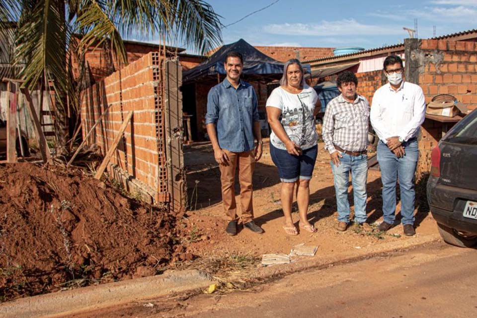 Após ser contemplado com rede de esgoto, bairro São Marcos recebe Operação Tapa-Fossa
