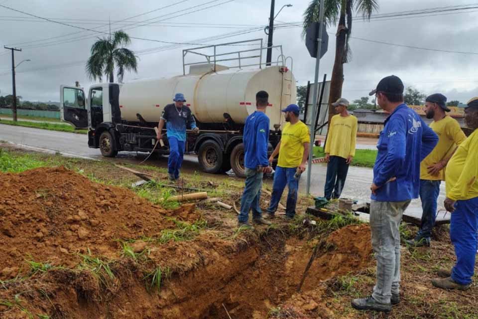 Atuação técnica da Caerd garante segurança da rede de distribuição de água em Machadinho do Oeste