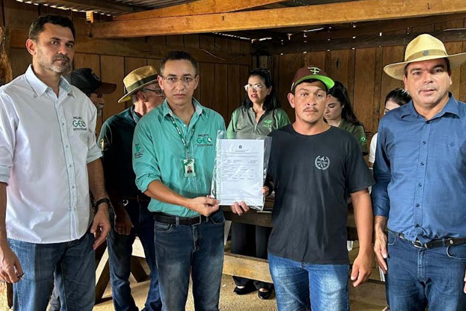 Incra entrega contratos de Concessão de Uso a famílias assentadas no município de Buritis