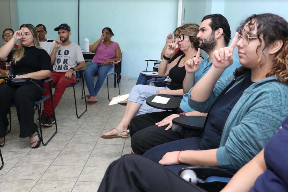 Prefeitura de Ji-Paraná celebra 22 anos de reconhecimento da Língua Brasileira de Sinais