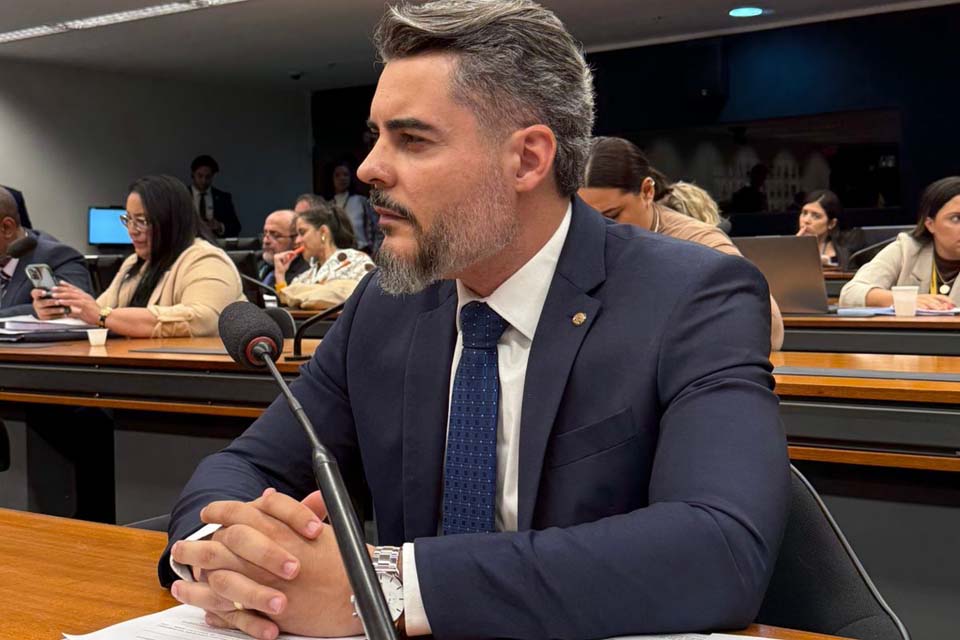 Câmara aprova urgência para projeto que criminaliza exercício ilegal da medicina veterinária 