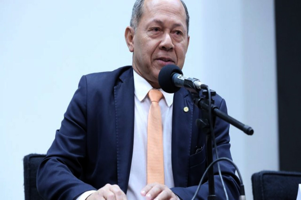 Coronel Chrisóstomo anuncia a publicação de Portaria com mais servidores beneficiados pela Transposição