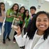 Estudantes do Campus Vilhena produzem terrários durante aulas práticas de biologia