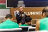 Instrutor da CBF Cláudio José ministra aula de Controle de Jogo no curso de formação de novos árbitros