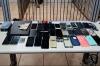 Homem é preso com celulares roubados, notebook para desbloqueio e drogas 