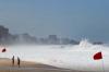Rio terá dia de temperatura em declínio com chuva e mar de ressaca