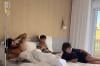 Gusttavo Lima aparece na cama com remédio na veia após polêmica por cancelar show