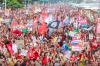 Milhares ocupam Copacabana em ato pela democracia e em apoio a Lula