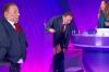 Calça de Raul Gil cai durante Programa Silvio Santos