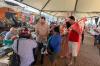 Expedito Netto visita feira popular de Guajará-Mirim e conversa com moradores