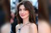 Anne Hathaway comemora cinco anos de sobriedade