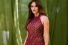 Paolla Oliveira surge com vestido transparente e chama atenção