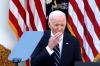 Biden diz que câncer de próstata está sob controle após tratamento