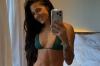 Ana Castela posa de biquíni fininho e exibe corpo sarado