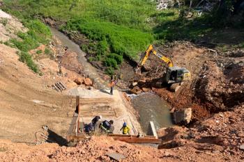 Cai Nágua avança na recuperação de área histórica com liberação do tráfego