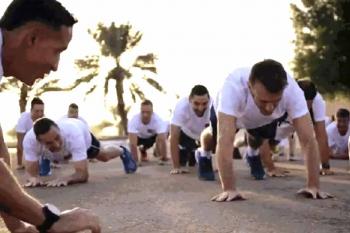 Macron mostra disposição em treinamento com militares no dia de seu aniversário de 48 anos