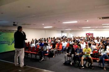 Congresso Estadual de Educação Física e Esporte Escolar reúne 300 participantes em formação voltada à Educação Paralímpica