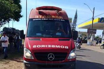 Homem morre após ser atacado a pedradas e facadas durante a madrugada 
