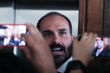 PGR pede ao Supremo condenação de Eduardo Bolsonaro por coação