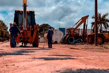 Prefeitura de Espigão do Oeste realiza operação Tapa-Buraco em diversas vias da cidade
