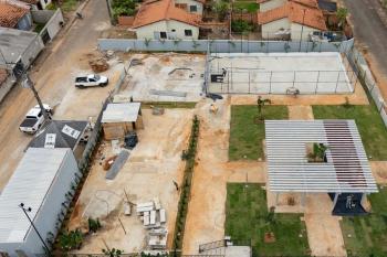 Praça e quadra Poliesportiva do Jardim Primavera estão em fase final de construção