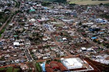 Paraná decreta calamidade pública após tornado destruir cidade