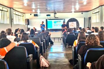 SEMAS promove diálogo sobre políticas públicas com adolescentes na Escola Cândido Portinari