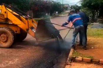 Semod realiza trabalhos de recuperação asfáltica em vias urbanas do município