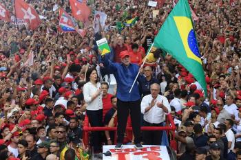Lula é reeleito presidente da República com 51,76% dos votos