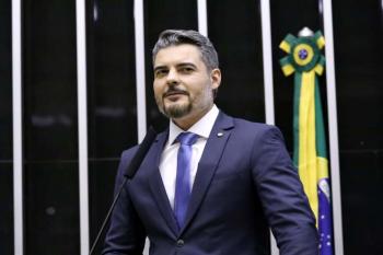 Relatório de Thiago Flores aprova inclusão de faixas exclusivas para motos na Política Nacional de Mobilidade Urbana