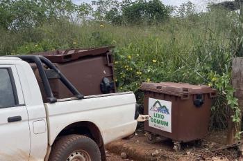 Prefeitura realiza ações de limpeza com retirada de entulhos e troca de lixeiras