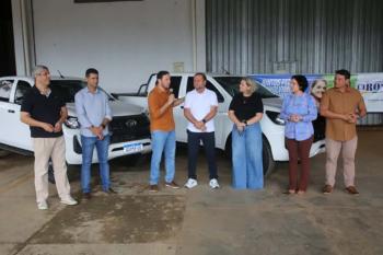 Educação de Vilhena recebe novas picapes para reforçar atendimento logístico