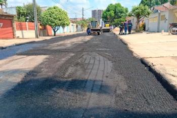 Prefeitura de Ji-Paraná intensifica recuperação asfáltica e realiza tapa-buracos no bairro Urupá