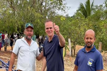 Alan Queiroz participa da entrega de trator para Associação Aspronu, no município de Nova União