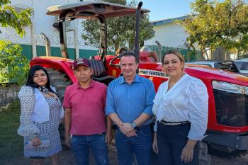Dr. Luis do Hospital entrega trator a associação rural de Ariquemes
