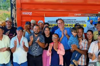 Alan Queiroz destina ensiladeira para produtores rurais em Nova União