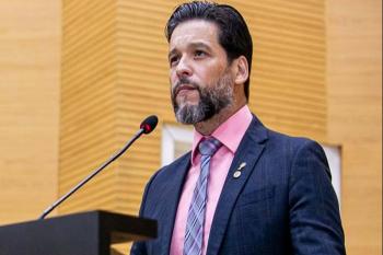 Delegado Camargo garante emenda própria para novo ônibus de pacientes em Ariquemes 