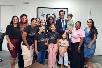 Delegado Camargo conhece projeto que atende crianças e adolescentes na zona leste