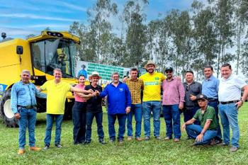 Deputado Luizinho Goebel Parabeniza o Senador Jaime Bagattoli por Entrega de Colheitadeira a Produtores Rurais