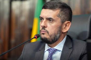 Um dia após ser solto, Bacellar pede licença de 10 dias da Alerj