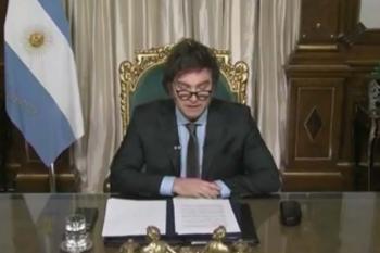 Pobreza volta a subir na Argentina, e Milei admite cenário “horrível”