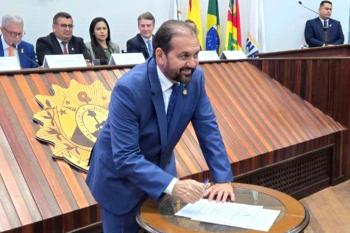 Deputado Laerte Gomes participa da posse da nova Mesa Diretora do Parlamento Amazônico no Acre