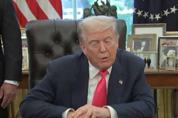 Donald Trump incentiva protestos no Irã e diz que “ajuda está a caminho”