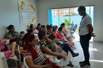 Mulheres atendidas pelo CRAS Fernando Rocha participam de encontro